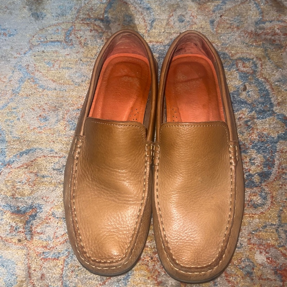 Tommy Bahama mens leather brown leather loafer’s size 8.5 !!